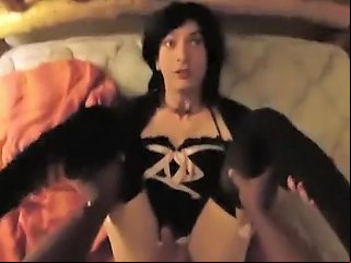 SHEMALEZ @ A Trans Man Is Having Sex With A Large Black Penis
