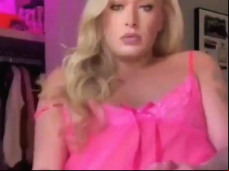 XHAMSTER @ A Stunning Blonde Ruins Her Outfit